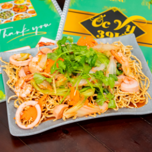 Mì xào giòn hải sản