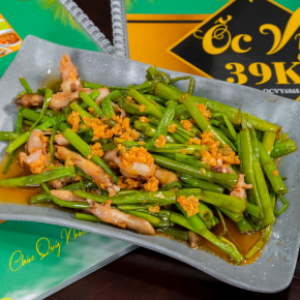 Ốc móng tay xào rau muống