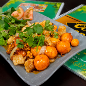 Trứng non sốt bơ tỏi